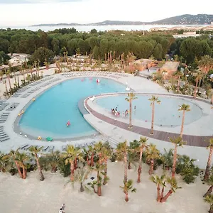 Port 5*, Grimaud Francja